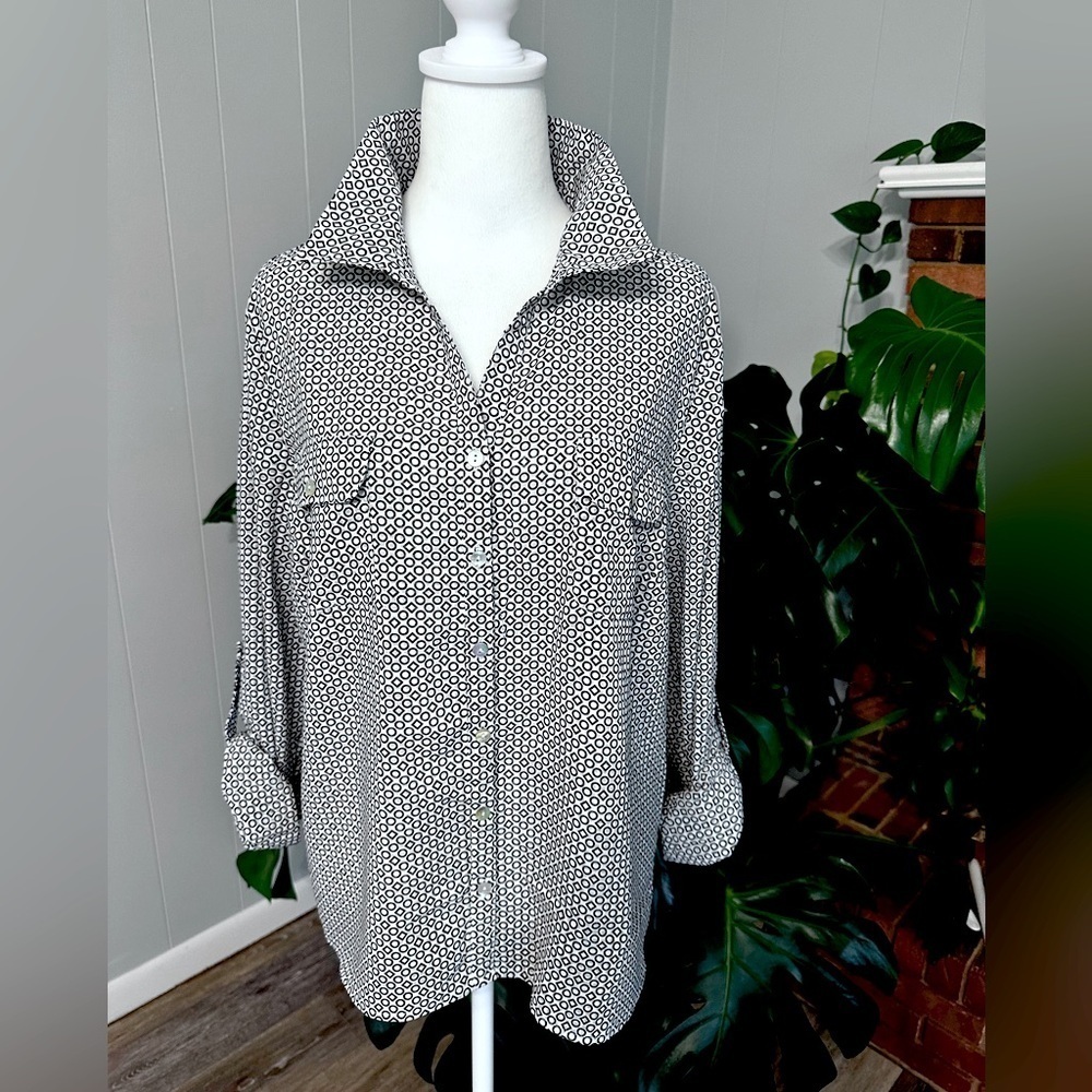 Kim Rogers Rolled Up sleeve button down shirt Size PXL